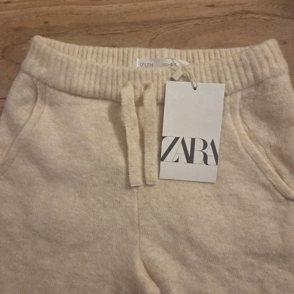 Zara Girls Soft Cozy Jogger Pants in Cream 3-4 Yrs NWT